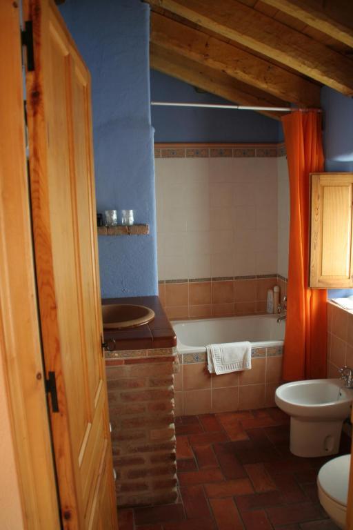El Canto Del Gallo Ranedo de Curueño Chambre photo